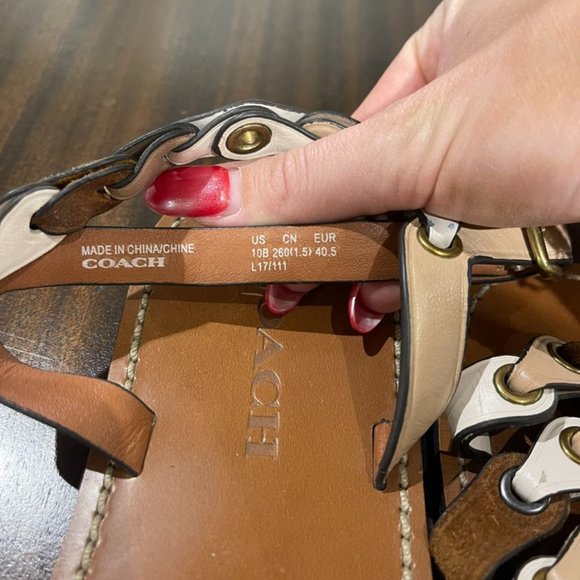 COACH Sandal With Coach Link size 10 - Picture 5 of 9